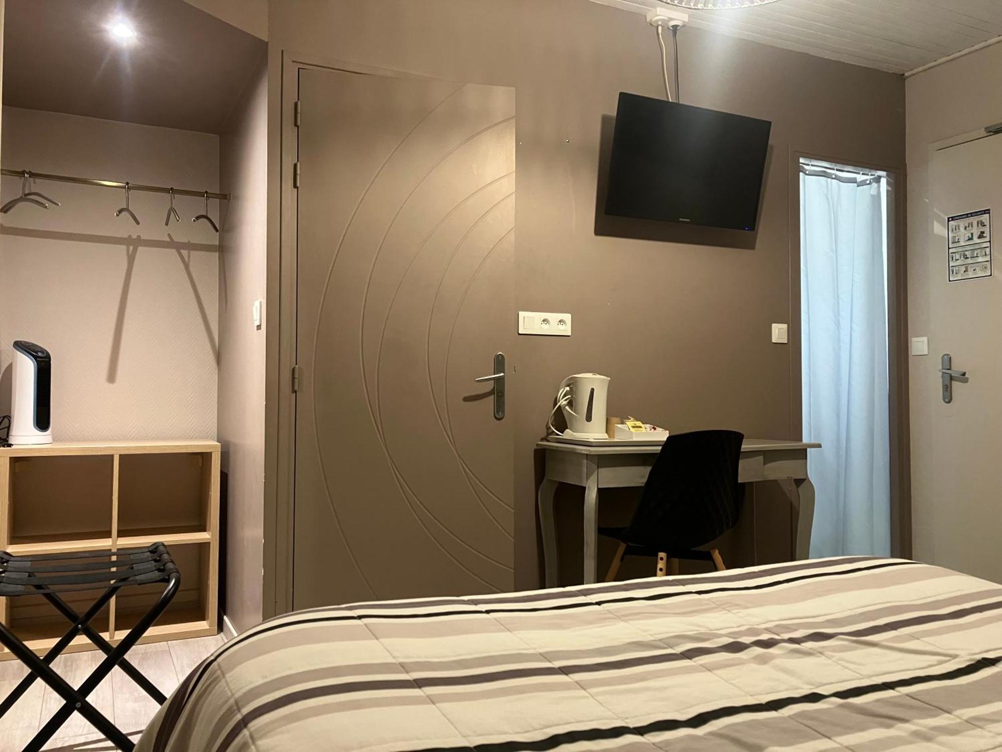 Hotel Du Nord Chambres Familiales Fontaines  エクステリア 写真
