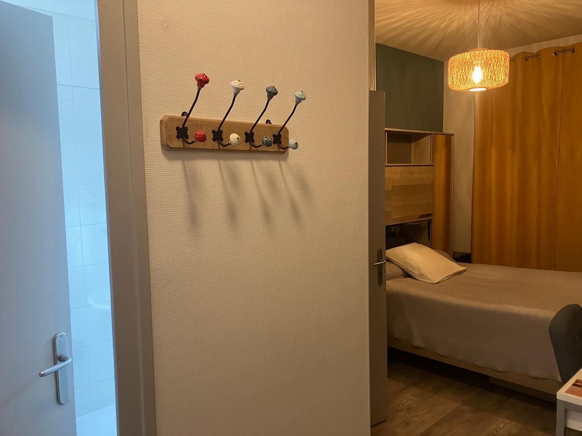 Hotel Du Nord Chambres Familiales Fontaines  エクステリア 写真