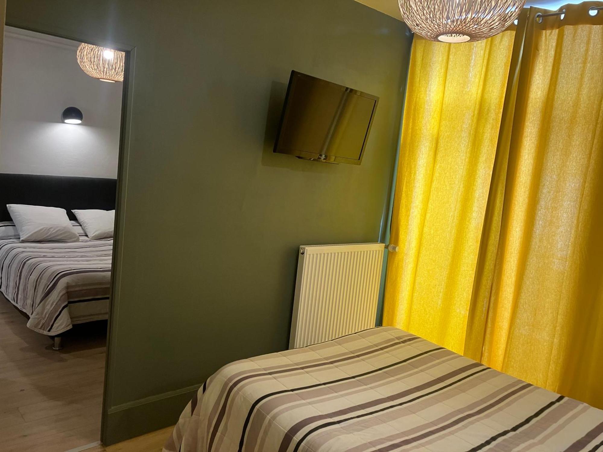 Hotel Du Nord Chambres Familiales Fontaines  エクステリア 写真