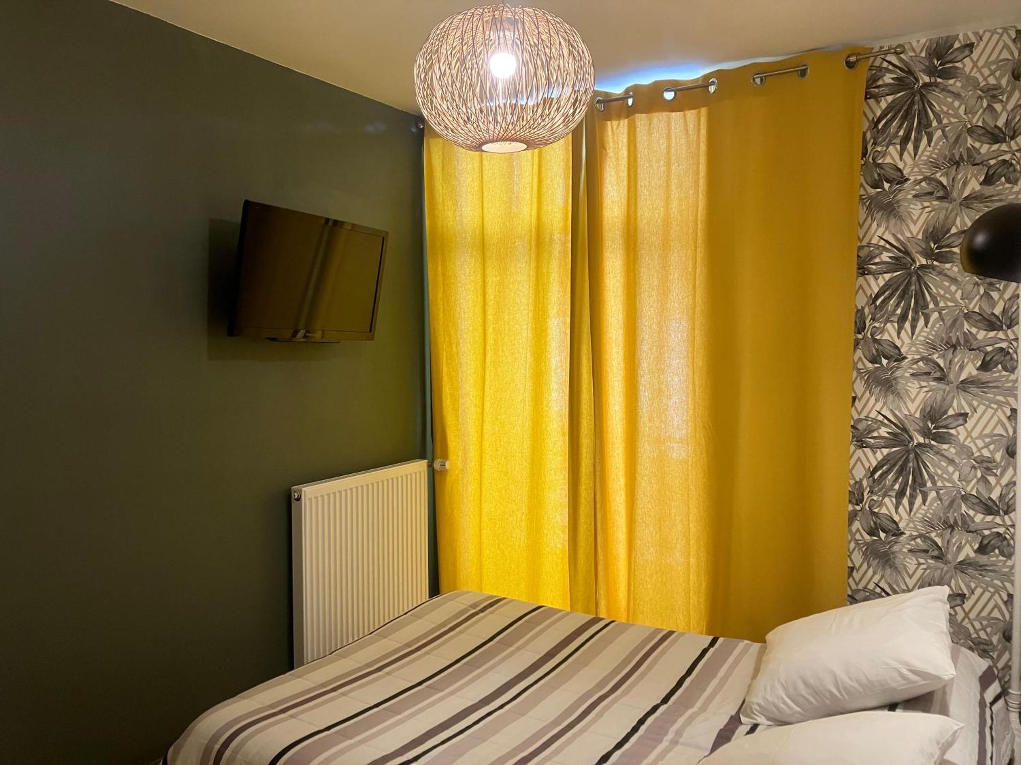 Hotel Du Nord Chambres Familiales Fontaines  エクステリア 写真