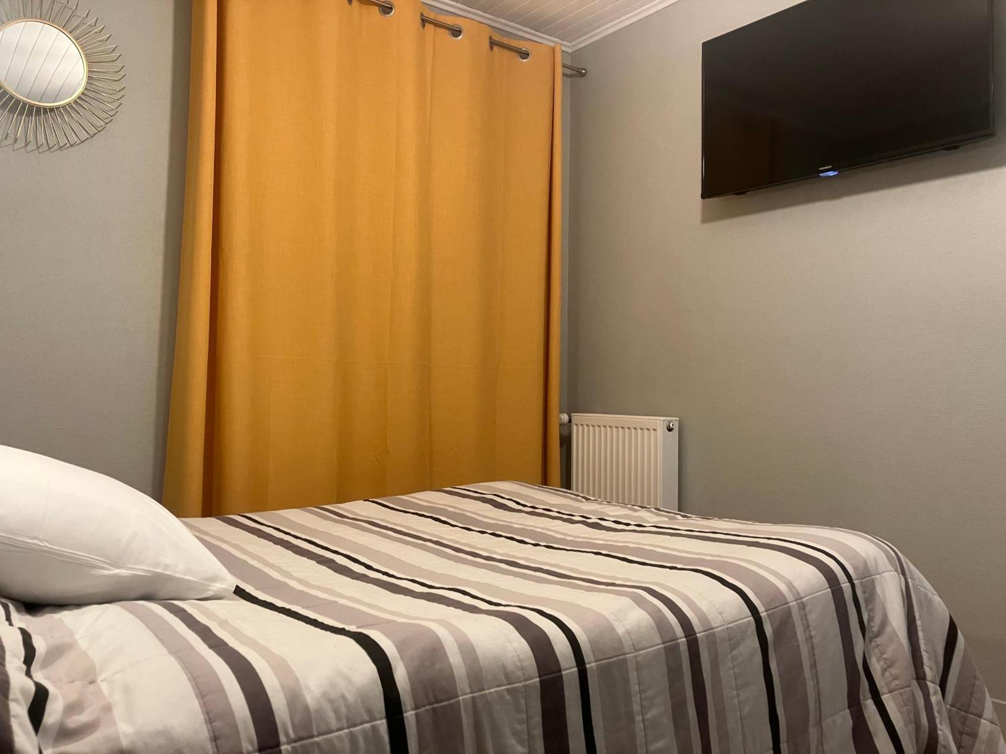 Hotel Du Nord Chambres Familiales Fontaines  エクステリア 写真