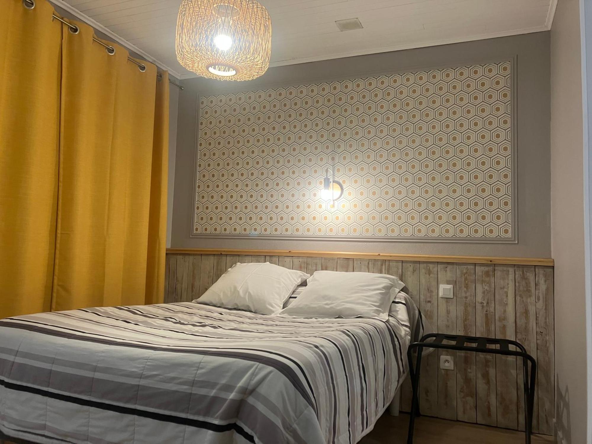 Hotel Du Nord Chambres Familiales Fontaines  エクステリア 写真